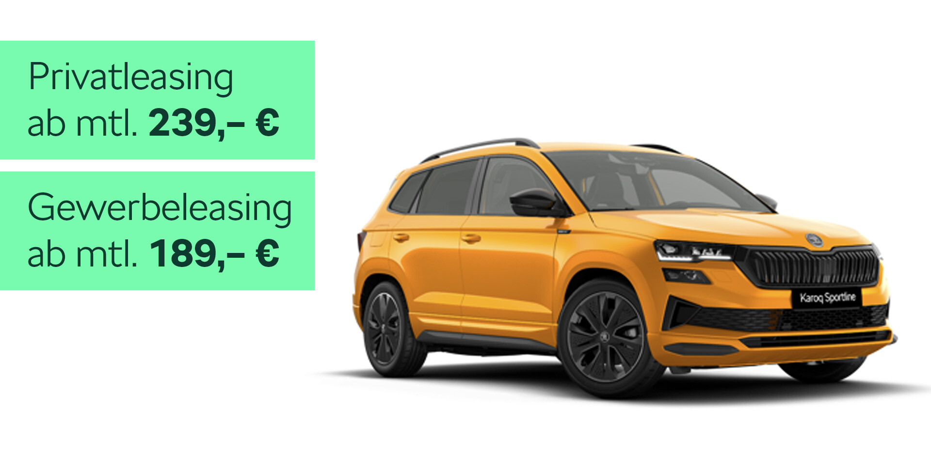 Ein orangener Karoq in einer Fahrsituation